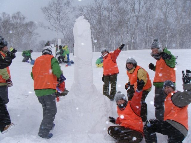 【梅田】≪有給休暇あり≫≪選べる休日数≫≪社会保険完備≫月給60万円も可能にする高単価と高歩合！お客様を大切にする接客重視のサロンです。営業時間を使ってスタイリストも勉強するので、デビュー後も成長を続けられるのも魅力です！「SARAJU 梅田店（サラジュウメダテン）」からスタイリスト（美容師）の求人☆★