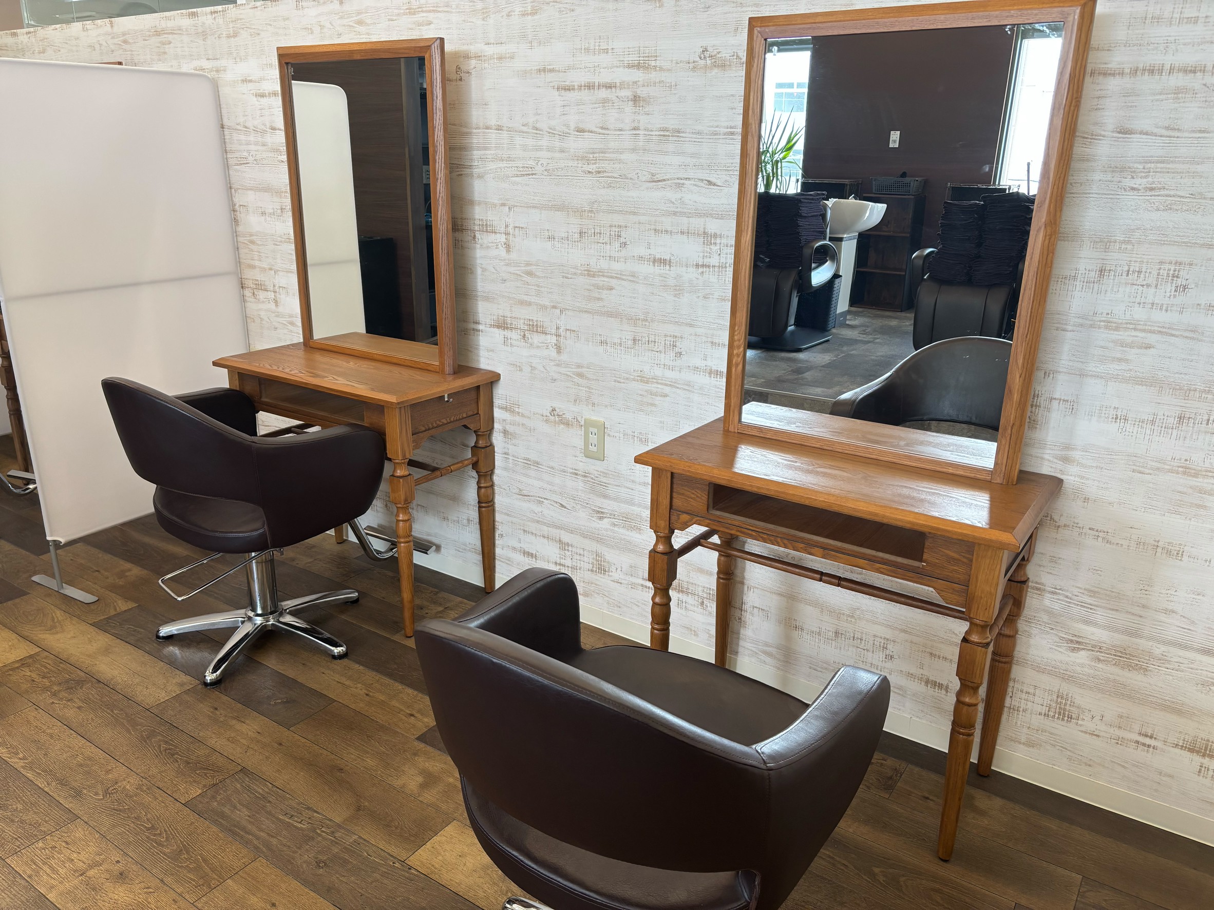 【今津】≪社会保険完備≫≪ママさん歓迎≫福利厚生も充実の白髪染め専門店！お子さんの居る方、ブランクのある方でも働きやすいお店です！「白髪染め専門店 KARACO（シラガゾメセンモンテンカラコ）」からカラーリスト（美容師）の求人☆★