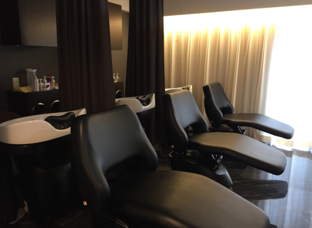 【JR尼崎】≪正社員・パートから選択OK≫≪産休育休取得実績あり≫≪完全週休2日≫≪土曜休みOK≫≪月給25万円＋歩合≫入客チャンスあり！一人一人のお客様にしっかり関われます！地域密着型の少人数制サロン「hair care salon Schon（ヘアケアサロンシェーン）」からスタイリスト（美容師）の求人☆★