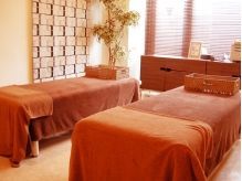 【三宮】《未経験OK  》充実した研修制度でしっかりと技術を学べます☆☆入客もドンドン出来るサロンなので、経験者の方もスキルUPが出来る♪♪駅近の好立地で、スタッフさんの人間関係も◎ 正社員のアイデザイナー(アイラッシュ)求人