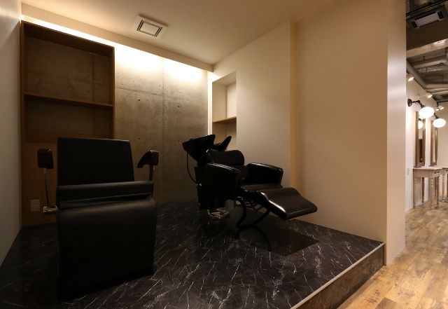 【阪急三国】入客チャンスあり！仕事と遊び、どちらも大事にしていて、お客様とのコミュニケーションも大切にしているので、楽しく働きやすい環境に自然となっていますよ！撮影にも関われるサロン“hair equal（ヘアー イコール）”からJr.スタイリスト／スタイリスト（美容師）の求人☆★☆