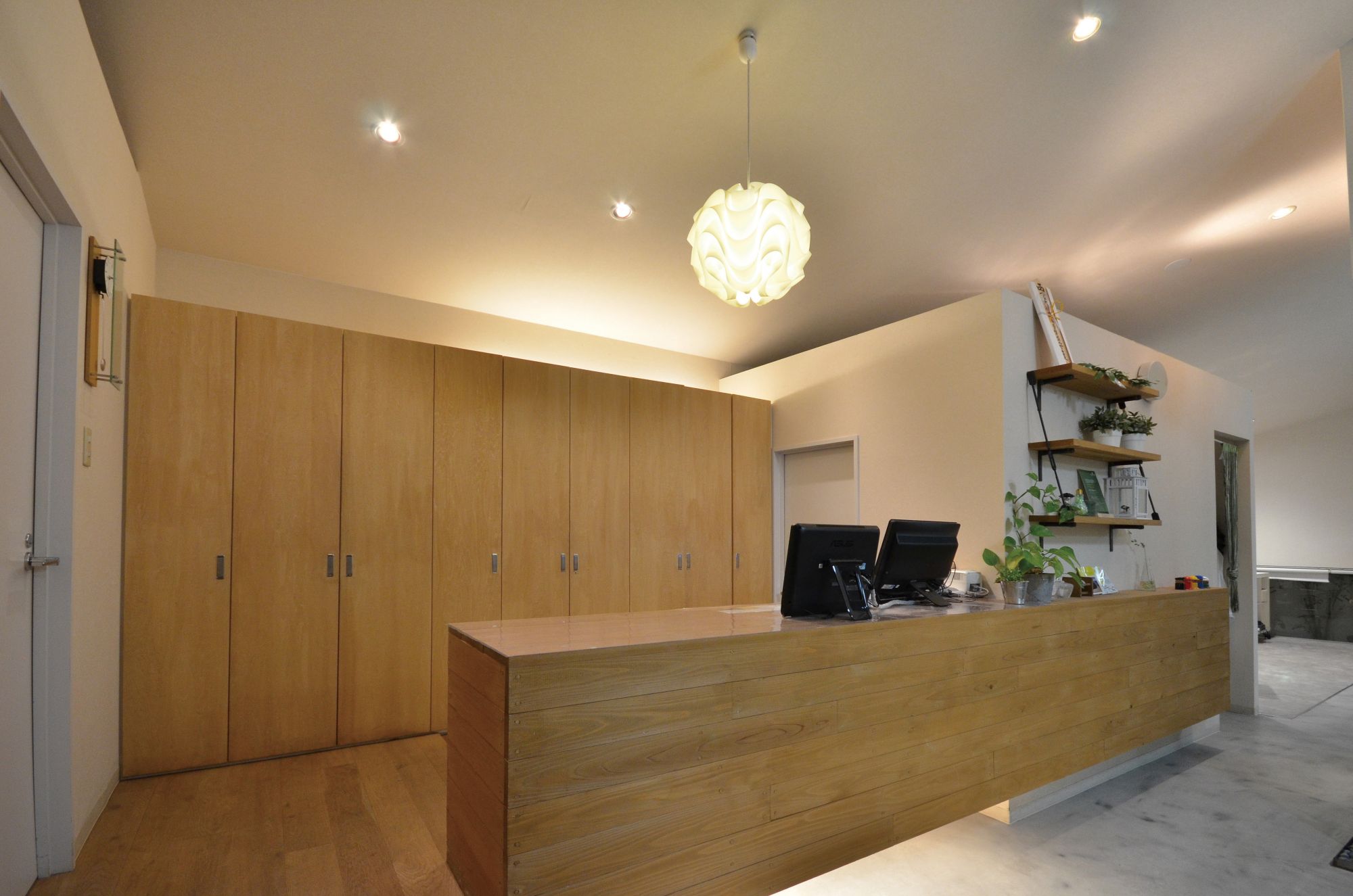 【中山寺】≪社会保険完備≫≪2年以内にデビュー可能≫しっかり学ぶことが出来るレッスン体制が整っているので、確実にスキルアップ出来る環境！店舗展開している地域密着型のサロン「Pap’s de coiffeur 宝塚中山寺店（パプス ドコワフィールタカラヅカナカヤマデラテン）」からアシスタント（美容師）の求人☆★