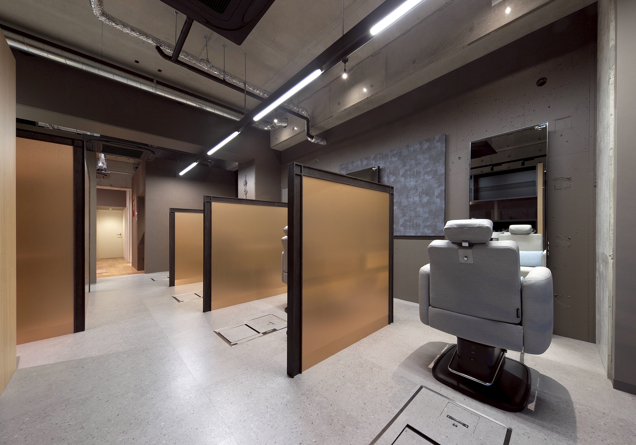 【中百舌鳥】≪完全週休2日≫≪有給休暇あり≫≪社会保険完備≫有名メーカーの化粧品も取り扱い！大人女性の美を強力にサポートするサロンです。一緒に色々なことを学びたい方、お待ちしてます！「nana なかもず店（ナナナカモズテン）」からアシスタント（美容師）の求人☆★☆