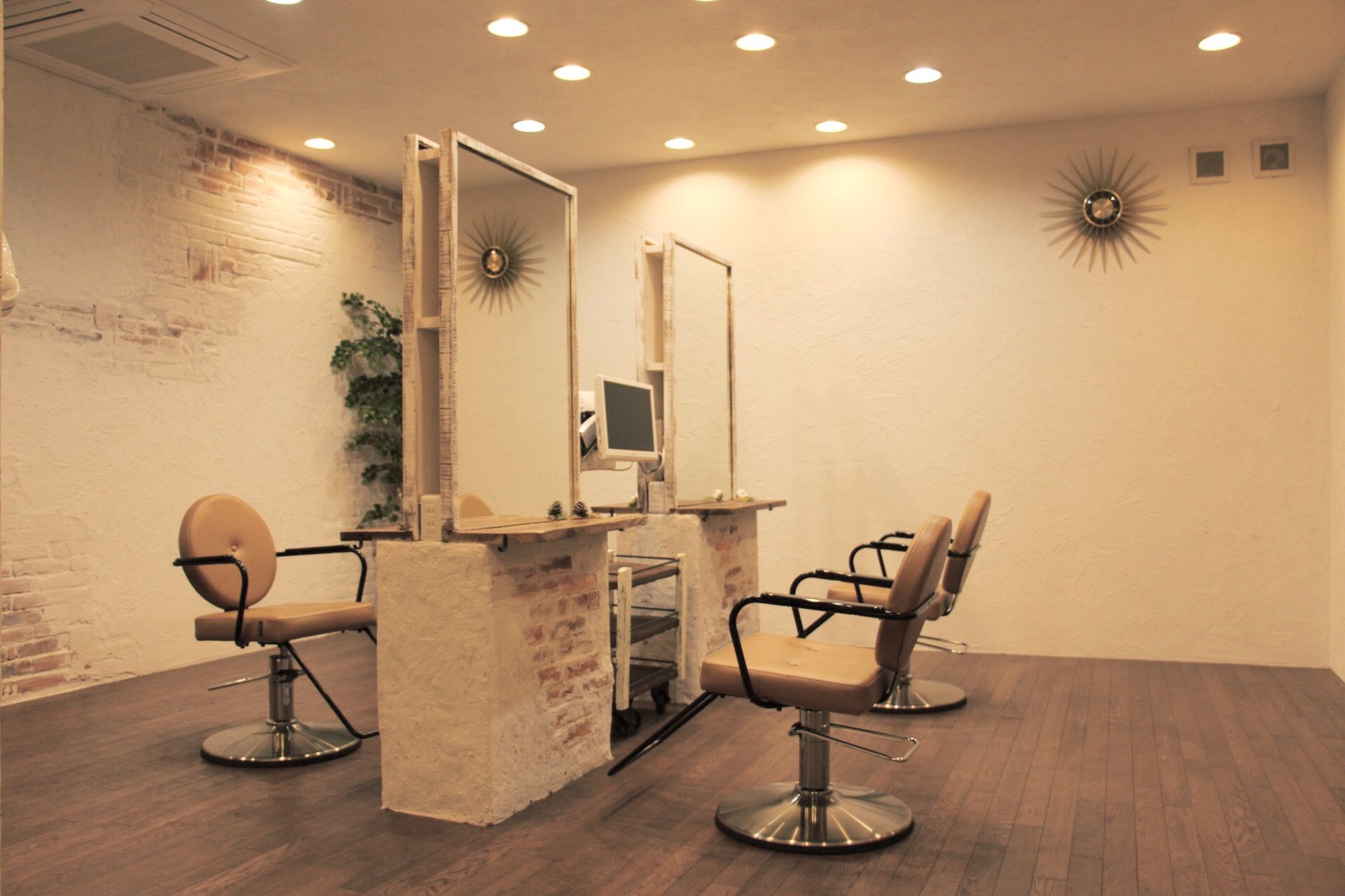 【熊取】◆平均月35万円・技術売上46％還元・マンツーマン接客・カットカラー2時間枠・客単価8000～9000円・自由出勤◆顧客満足度も高く、集客抜群の人気ヘアサロン！集客に不安がある方、業務委託が初めての方でもOK！あなたの挑戦を応援します！「nico 熊取（ニコクマトリ）」からスタイリスト（美容師）の求人☆★