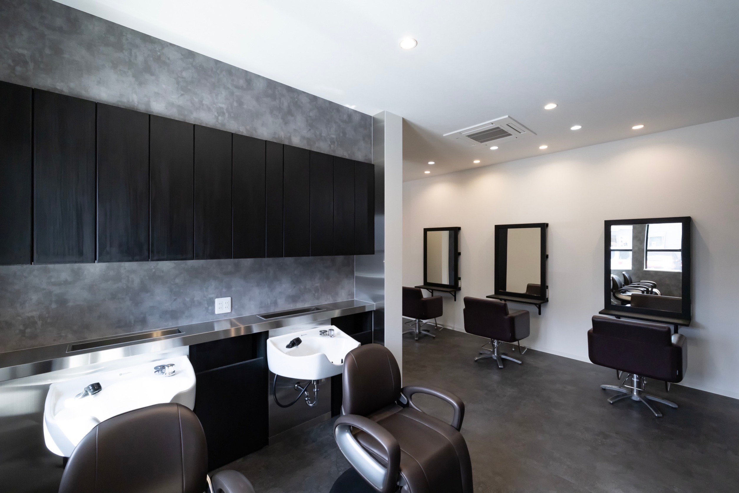 【久米田】◆平均月35万円◆技術売上46％還元◆マンツーマン接客◆カットカラー2時間枠◆客単価8000～9000円◆自由出勤◆顧客満足度も高く、集客抜群の人気ヘアサロン！集客に不安がある方、業務委託が初めての方でもOK！あなたの挑戦を応援します！「hair salon niini.（ヘアーサロンニィニ）」からスタイリスト（美容師）の求人☆★☆