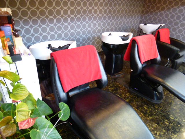 【河内磐船】日曜日の定休アリ★産休など、待遇面もばっちりでスタッフさんの定着率が◎女性スタッフさんが活躍するサロンです！！アナタも将来のビジョンを考え、長く活躍できる環境でデビューを目指しませんか 地元の愛されサロンrajin sana (ラジンサナ)からアシスタント(美容師)の求人★☆