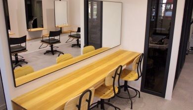 【四條畷駅】≪月8日休み＆月給20万円≫営業内レッスンあり！イキイキ、わくわくをモットーにお客様のキレイのお手伝いをしていくサロン！y.beの新ブランド女性専門サロン「melt（メルト）」からアシスタント（美容師）の求人☆☆