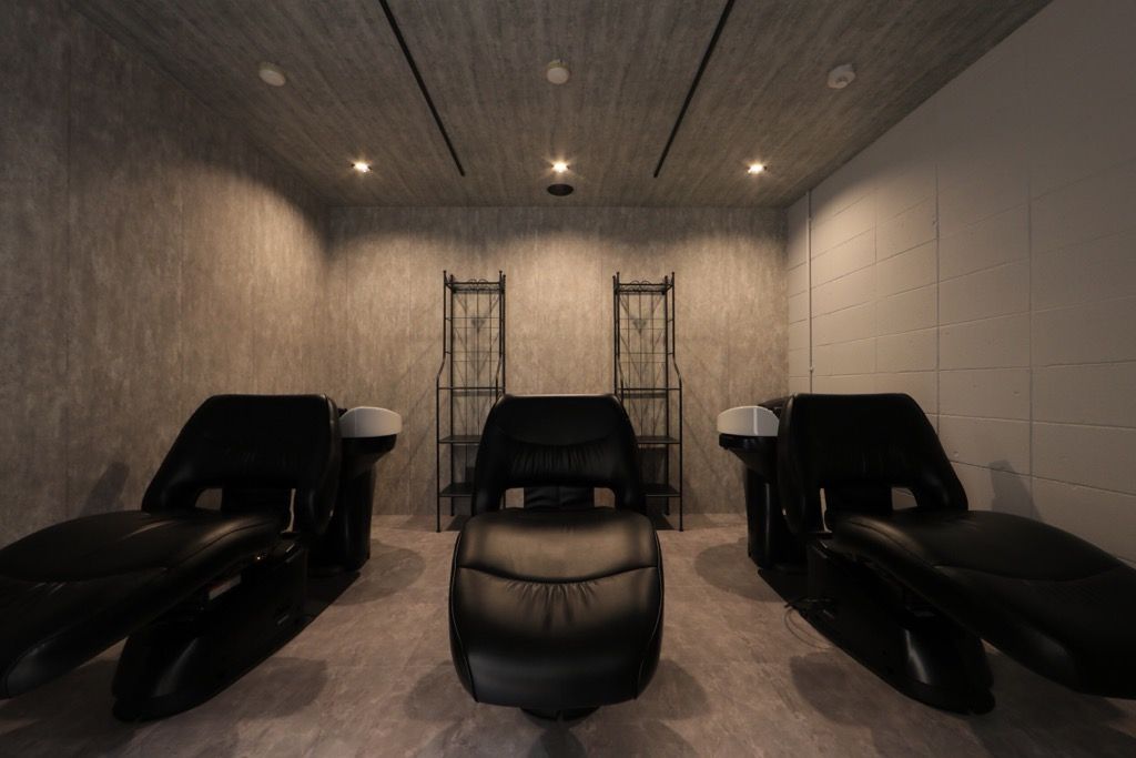 【昭和町】≪社会保険完備≫≪月8,9日休み≫≪トータルビューティーサロン≫完全個室、半個室のプライベート空間。ヘアー・ネイル・アイラッシュが学べる環境が整っています。「re; nown hair eye&nail design 阿倍野区昭和町店（アールイーノウンアベノクショウワチョウテン）」からスタイリスト（美容師）の求人★☆