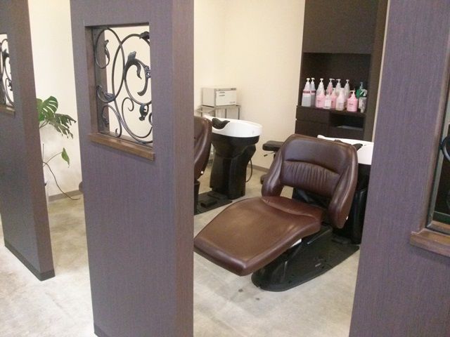 【服部】カットレッスンも並行していくので最短1年半でスタイリストデビュー可能★楽しみながら確実にスキルアップ出来る環境♪地域密着型の少人数 アットホームなサロン“in the room 101(イン ザ ルーム イチマルイチ)”からアシスタント(美容師)の求人☆★☆
