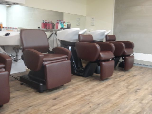 【豊中】お店を譲ります!入客チャンスアリ★お客様1人1人としっかり関われるので自分の技術を更に磨いていけますよ♪地域密着型のアットホームサロン“UNIVER logos(ユニバー ロゴス)”からスタイリスト(美容師)の求人☆☆