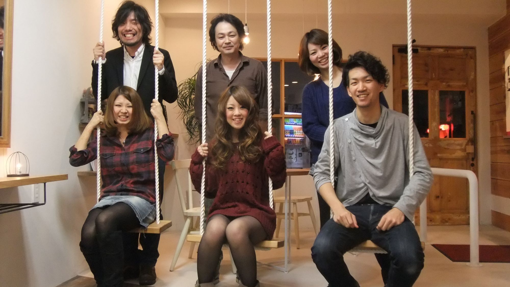 【豊中】お店を譲ります!入客チャンスアリ★お客様1人1人としっかり関われるので自分の技術を更に磨いていけますよ♪地域密着型のアットホームサロン“UNIVER logos(ユニバー ロゴス)”からスタイリスト(美容師)の求人☆☆