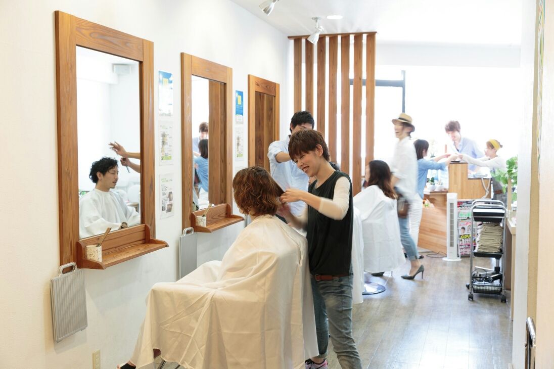 【住之江】≪社会保険完備≫≪完全週休2日制≫≪月給26万円＋歩合≫≪新店OPENも計画中≫≪実働8時間の早番・遅番制≫集客力抜群で入客チャンスもバッチリでスキルアップできる環境♪注目のファストサロン“hair make riri(ヘアーメイク リーリー)”からスタイリスト（美容師）の求人★☆