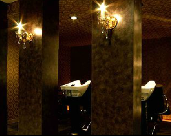 【心斎橋】★社会保険完備★やる気次第で最短2年でスタイリストデビュー可能★スタッフさん同士も仲が良く、楽しみながら成長していける環境♪ミナミにある高級感溢れるラグジュアリーな空間が人気のサロン“UNREVE（アンレーブ）”からアシスタント（美容師）の求人☆☆