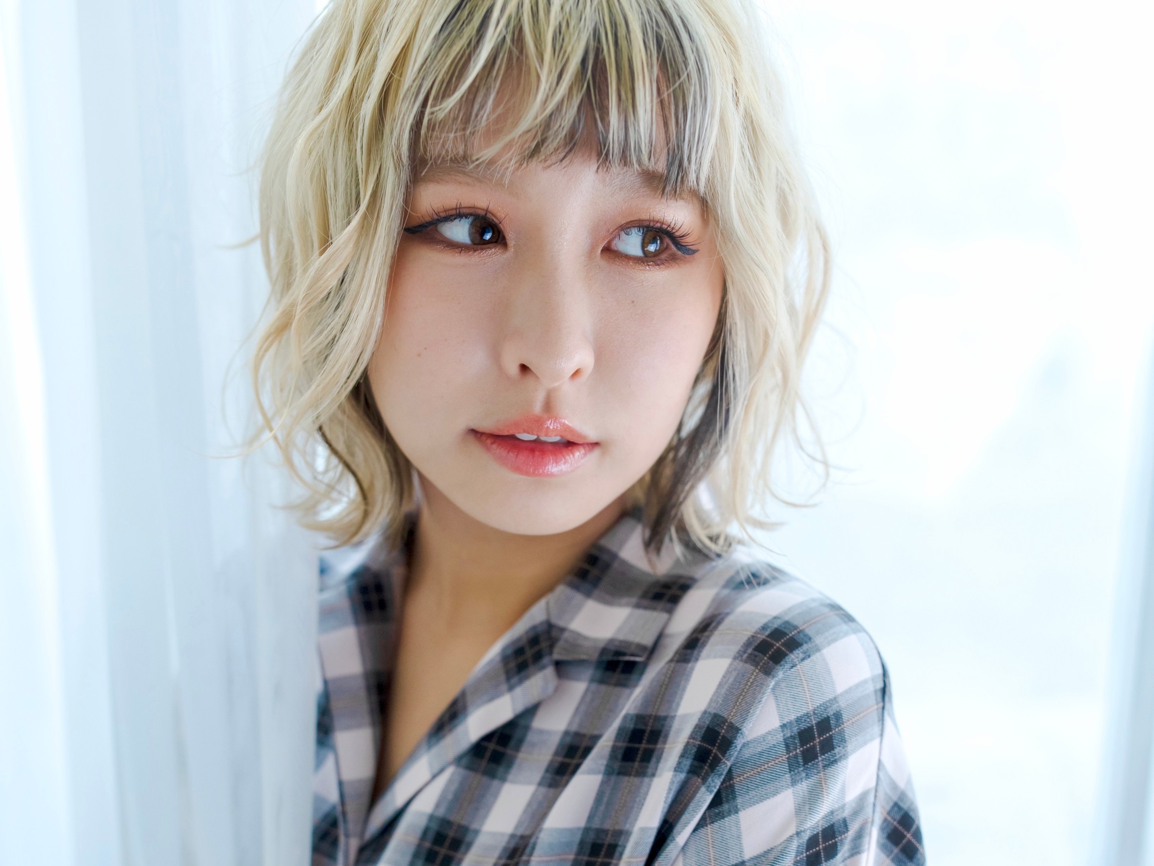 【近鉄奈良】≪薬剤が豊富で仕事がしやすい≫≪指名50%〜・フリー40%還元≫入客チャンスもあって35万円以上稼げます！1,2週ごとにシフトを決められるので予定も組みやすい！新しい薬剤も積極的に導入、デザインの提案がしやすい環境を作ってくれる「SHAFT（シャフト）」からスタイリスト（美容師）の求人☆★