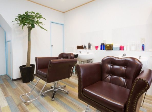 【北助松】日曜祝日が定休日！夕方までの勤務OK！子育てママさん歓迎のパートサロン『Cut House MG elua（カットハウスエムジーエルア）』からスタイリスト（美容師）の求人☆☆