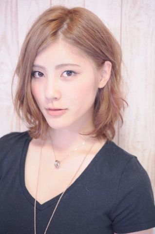 【羽曳野】≪完全週休二日≫≪土日休みOK≫≪社会保険完備≫お客様にもっとオシャレを好きになってもらう！ひとりひとりのお客様を大切にする、カウンセリング重視のサロンです。有名サロンで経験したオーナーから技術を学べます！「un forme（アンフォルム）」からアシスタント（美容師）の求人☆☆