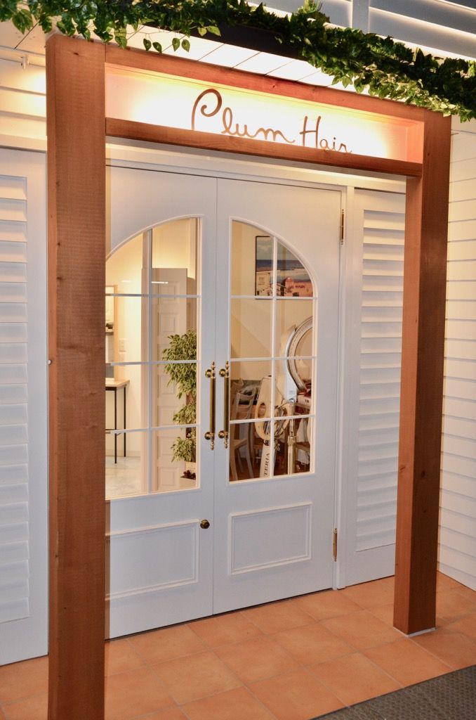 【法善寺】≪福利厚生としてトレーニングジム使用OK≫≪社会保険完備≫スタッフさんの定着率抜群！夏期休暇は最大9連休なので、仕事もプライベートも充実させて、長く活躍してくれる方をお待ちしています！ジムも使用できるので運動が好きな方、筋トレ好きな方も大歓迎！リニューアルした西海岸風お洒落サロン「Plum Hair（プラムヘアー）」からアシスタント（美容師）の求人★☆