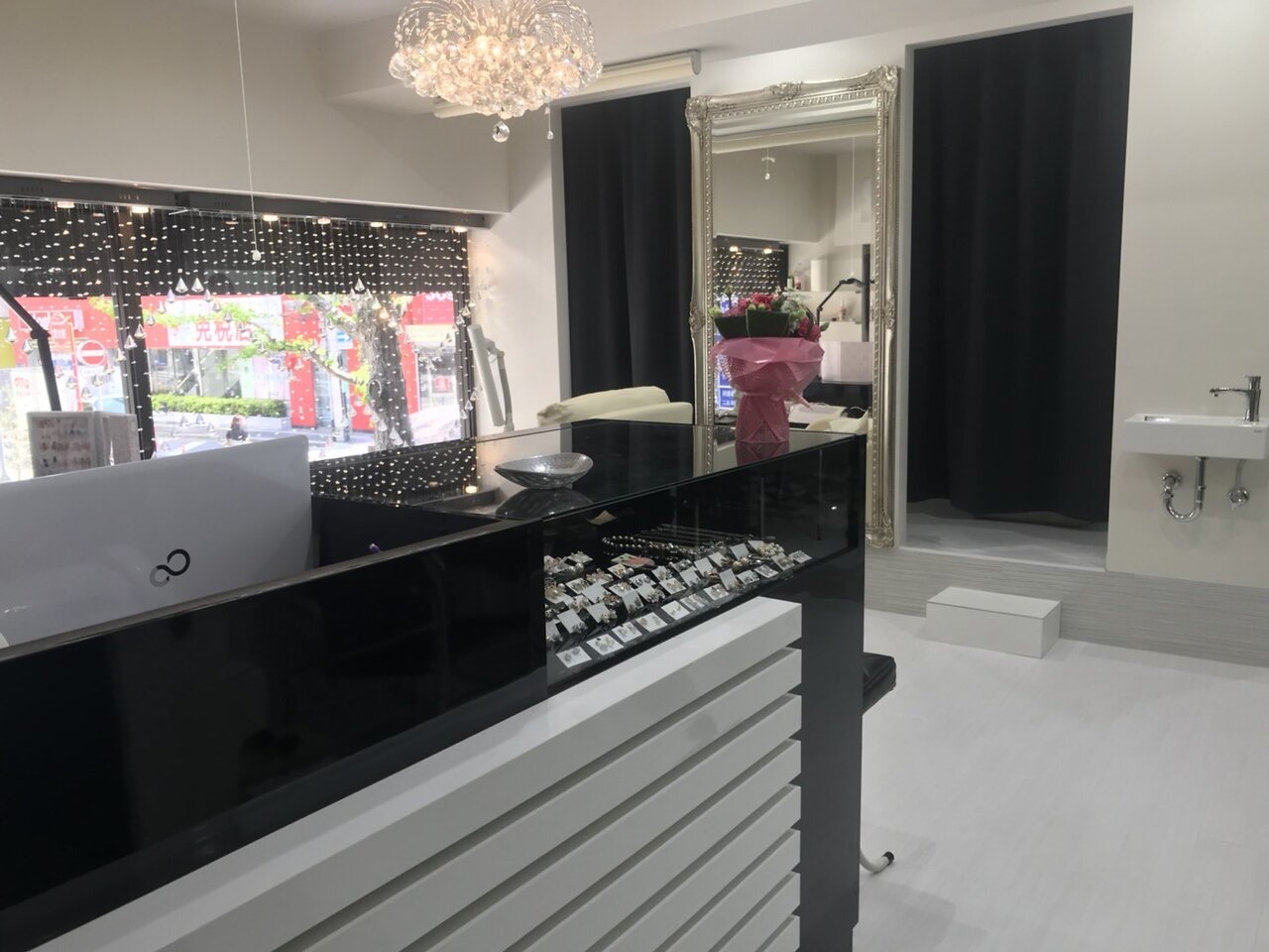 【三宮】≪平均20時までに退勤≫≪社会保険完備≫スキルアップも叶います!各種手当もしっかり準備しているので長くお勤めできるサロン「CUTESTAGE(キュートステージ)」からネイリスト(ネイル)の求人★☆★