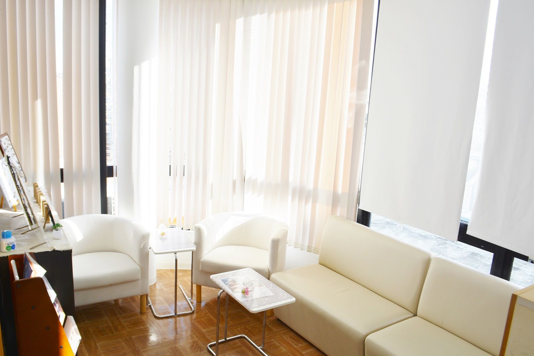 【金剛】≪完全週休2日≫≪有給休暇あり≫≪社会保険完備≫南大阪で「長く働けるサロン」として展開しているアイラッシュサロンです。福利厚生も整い、高い技術力だからお客様としっかり向き合えます！未経験の方は講師に教えてもらえる環境です！「ミニョンアイラッシュデザインサロン 金剛店（ミニョンアイラッシュデザインサロンコンゴウテン）」アイリスト（アイデザイナー・まつげエクステ）の求人★☆★