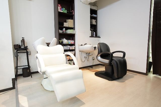 【新深江】≪月6〜10日休み選択制≫≪土日休みOK≫≪1日8.5時間勤務≫ノルマは一切なし！指名制のサロンでないためどんどん入客出来る！地元のお客様に支持されている、地域密着型のアットホームなサロン！「Dolci（ドルチ）」からスタイリスト（美容師）の求人★☆