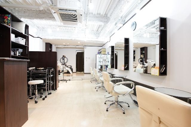 【新深江】≪月6〜10日休み選択制≫≪土日休みOK≫≪1日8.5時間勤務≫ノルマは一切なし！指名制のサロンでないためどんどん入客出来る！地元のお客様に支持されている、地域密着型のアットホームなサロン！「Dolci（ドルチ）」からスタイリスト（美容師）の求人★☆