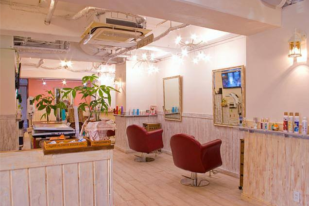 【天神橋筋六丁目】≪完全週休2日制！社会保険完備！営業時間内レッスン中心≫エクステや特殊系カラーなども人気の“NEU!z SCHOEN（ノイズシェーン）”スタッフが増えたら週休2日制を目指しています！アシスタント（美容師）求人☆★☆