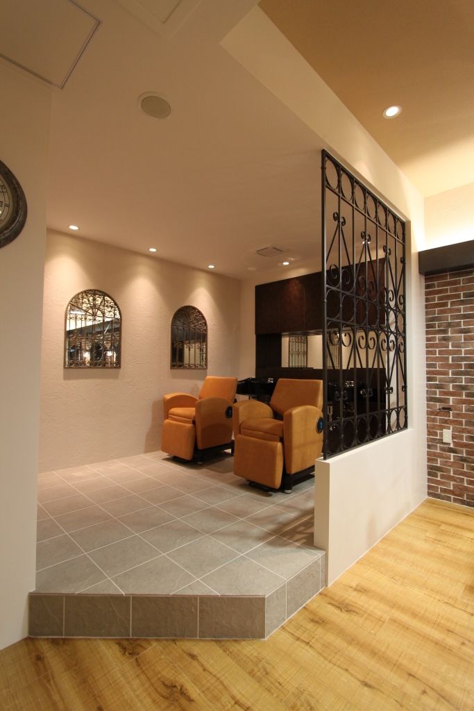 【金剛】月間休日8日！！スタッフさんの働きやすい環境づくりを何よりも考えてくれるお洒落でモダンなオーナーズサロン「Arbre（アルブル）」からアシスタント（美容師）の求人☆☆