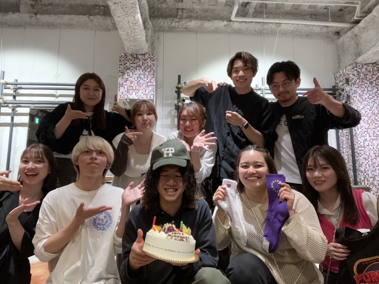 【茶屋町】≪完全週休2日制≫≪実働8時間≫≪社会保険完備≫≪営業中レッスンにより最短2年デビュー≫お客様満足はもちろんスタッフ満足を第一に考えた働きやすい環境です!「Fier umeda(フィエルウメダ)」からアシスタント(美容師)の求人☆☆
