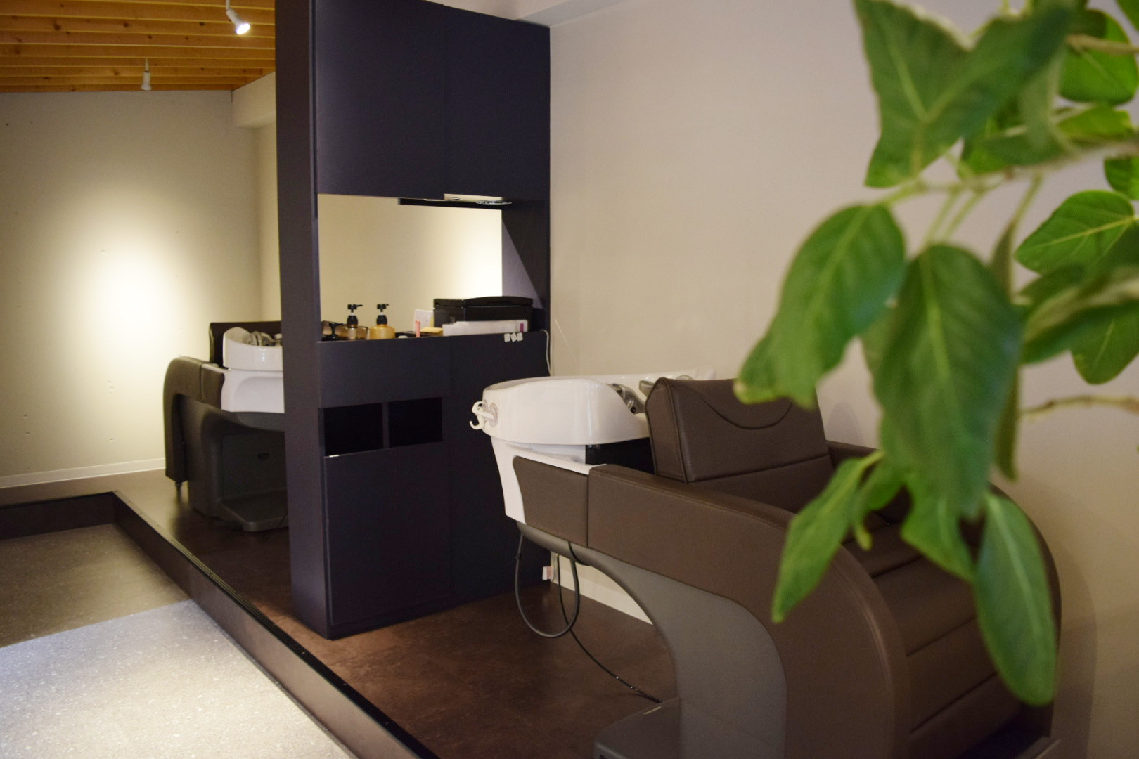 【上本町】≪定着率91％≫≪社会保険完備の日祝定休≫≪企業型iDeCoへ加入できる！≫有休消化推奨サロンで、平日18時CLOSEなのでプライベートも充実！入客チャンスもあるので安心！女性が長く働いていける「petica by emt（ペチカバイエント）」からスタイリスト（美容師）の求人☆☆