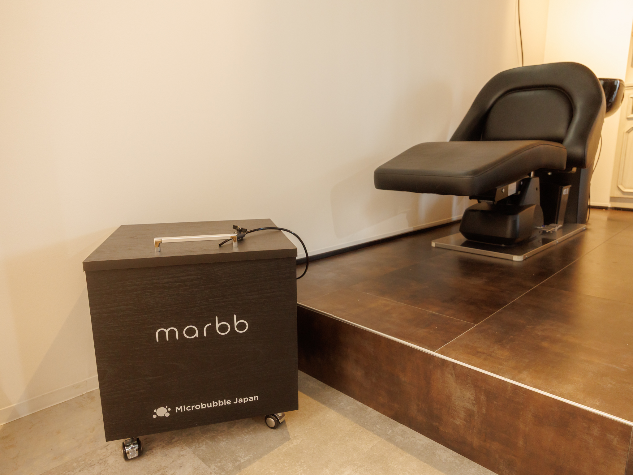 【鶴ヶ峰】◆売上最大70％還元◆今までの概念を覆す、完全自由な業務委託サロン！もちろん正社員やパート雇用も可能です！メニューや勤務時間などあなたの希望に合わせた働き方ができる「nuu nuu（ヌーヌー）」からスタイリスト（美容師）の求人☆★