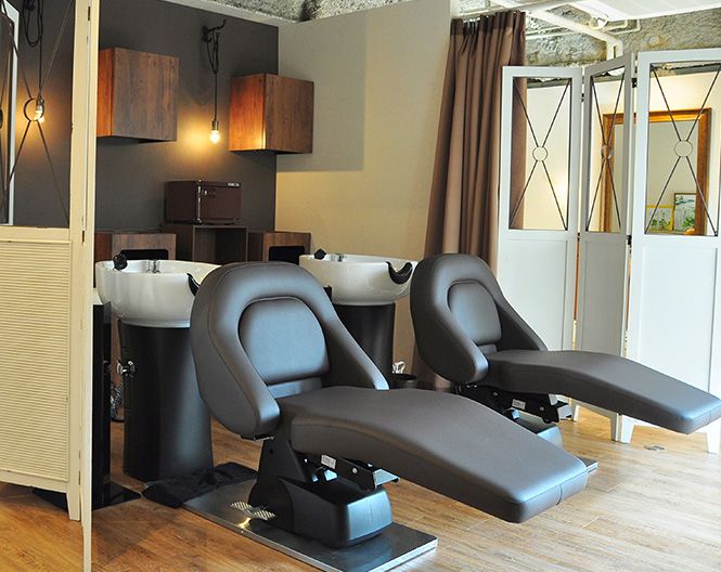 【天神橋筋六丁目】≪社会保険完備≫努力次第で1年半でのデビューが可能。人気ランキングサイトの口コミナンバーワン！技術力を身につけたい方には必見！希望者はアイラッシュの技術も習得可能。「luft（ルフト）」からアシスタント（美容師）の求人★☆