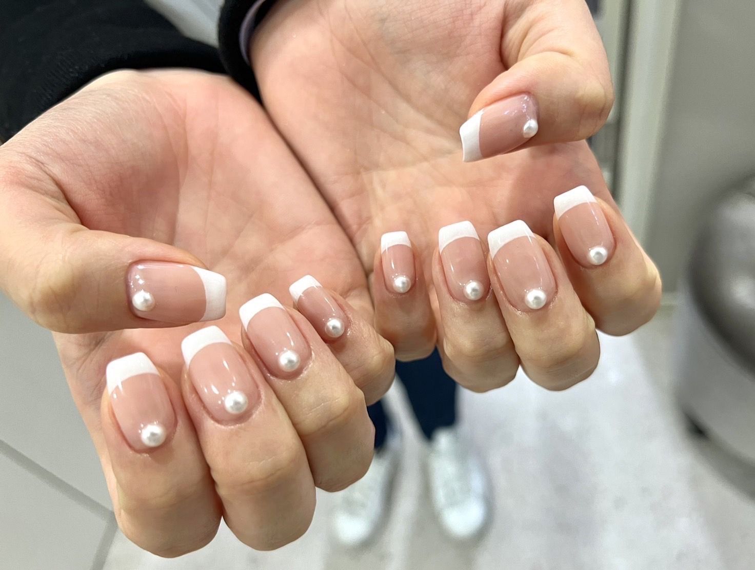 【元町】≪外部講師による営業時間内の研修！≫≪社会保険完備≫≪保育園併設≫≪早番18:30退勤≫≪正社員は月10日or月8日休み選択可≫読者モデルさんも多数来店をされるトータルビューティーサロン！沢山のリピーターを生み読者モデルさんや著名人の方が通うオシャレサロン「Silk de River（シルクドリバー）」からネイリスト（ネイル）の求人☆☆