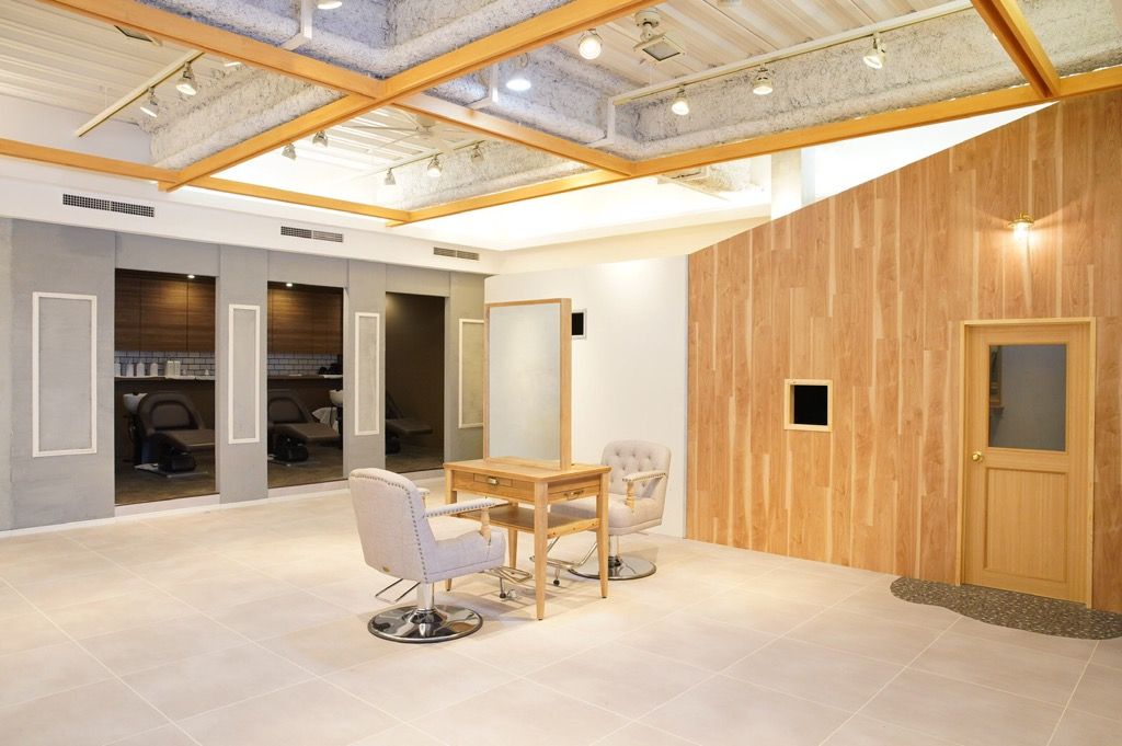 【JR堺市駅】≪社会保険完備≫≪完全週休2日制≫≪入客チャンスあり≫デザインだけでなく、ヘアケアにも注力を入れているサロン！「ete by LILIA. (エテバイリリア)」からスタイリスト(美容師)の求人☆★