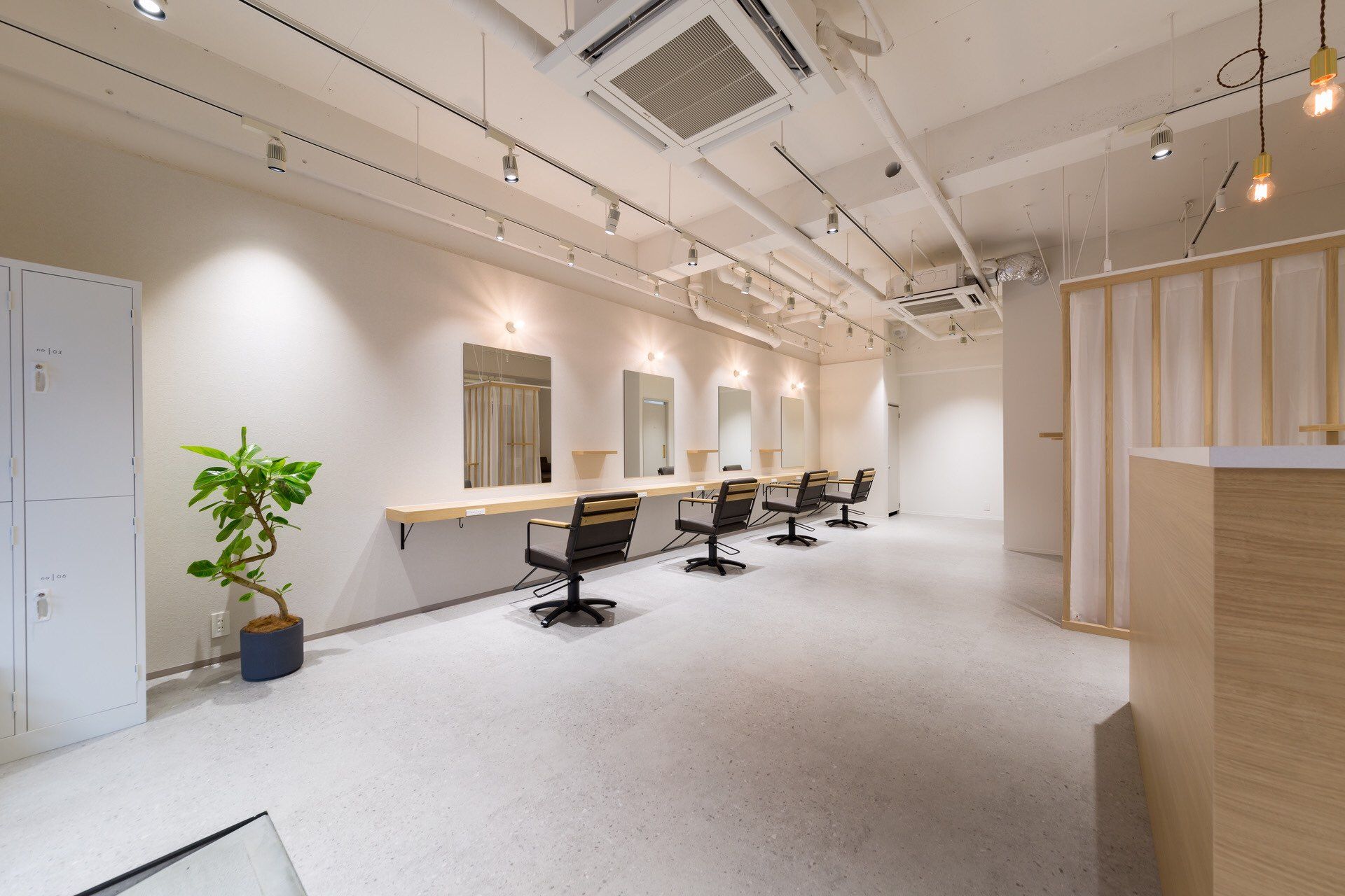 【蒲生四丁目】≪社会保険完備≫≪月8日休み≫≪日曜日休み月に2日OK≫≪月給24万円≫オシャレに敏感な20〜30代女性に支持されているサロン!福利厚生もしっかりしているので安心して働く事が可能です!「FASTENER(ファスナー)」からスタイリスト(美容師)の求人☆☆