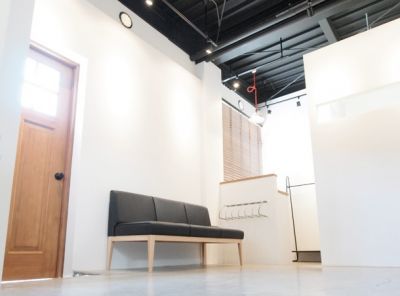 【山科駅】≪山科東野店3店舗同時募集≫≪レッスンは営業時間内のみ≫≪ママさん美容師やパートさんも歓迎≫≪完全週休2日制≫≪社会保険完備≫≪平均退社時間18時30分頃≫≪最短2年以内でデビュー可能≫≪全台yumeシャンプー台≫半年ごとに5000円の昇給が必ずあり!完全予約制のため昼食の時間も取れる環境!長く働いていける髪質改善サロン!「crisp(クリスプ)」からアシスタント(美容師)の求人★☆