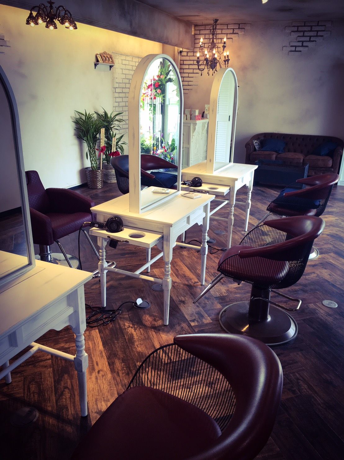 【樟葉】≪指名フリー共に40％還元≫≪月24万円保障あり≫≪月8,9日休み≫≪社会保険完備≫≪公休を土日に取得可能≫≪スタッフの平均月給30万円以上≫週休3日制も可能◎高単価の髪質改善サロン！入客チャンスあり！流れ作業ではない、お客様との関わり方が人気！「veretta 樟葉店（ベレッタクズハテン）」からスタイリスト（美容師）の求人☆★