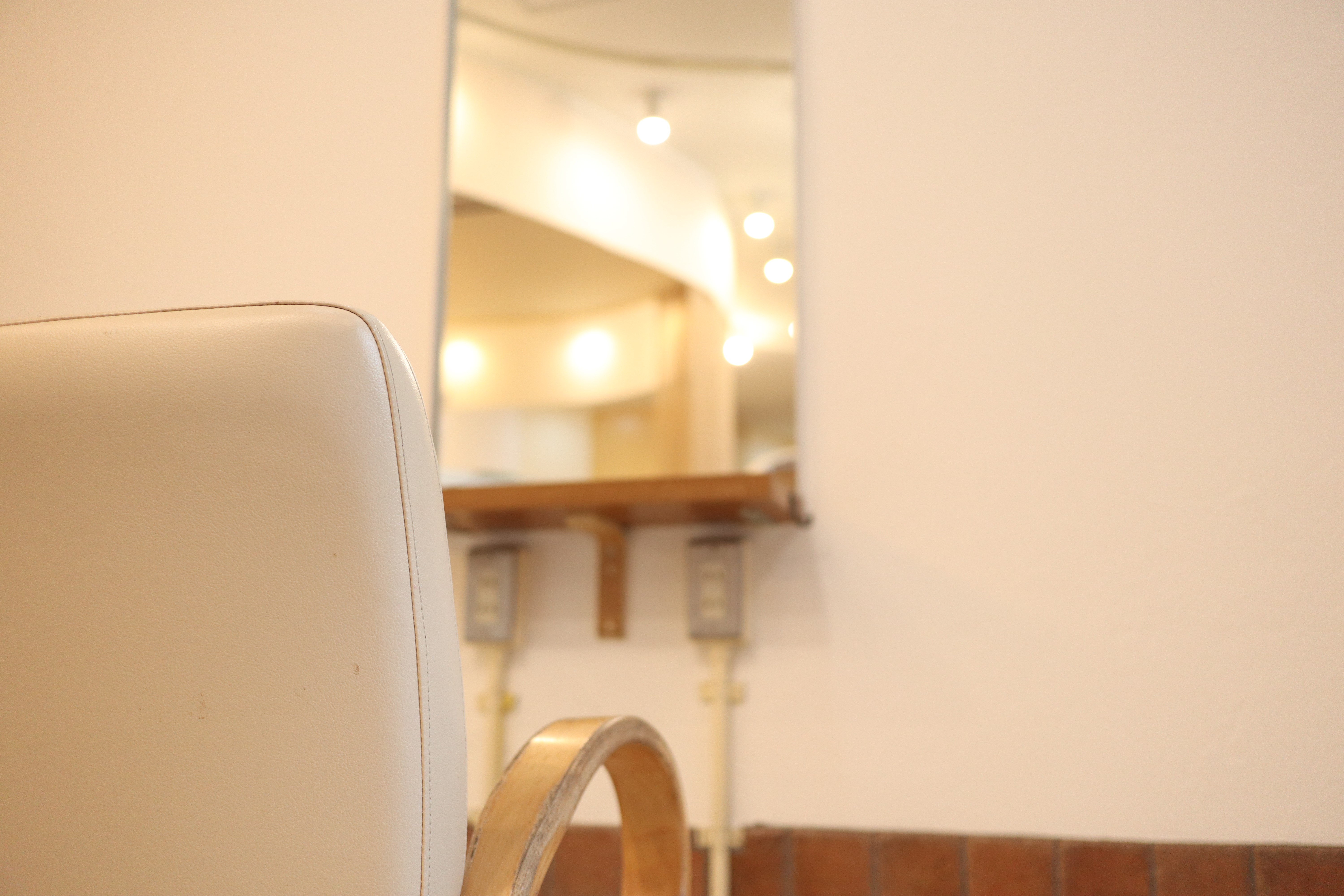 【阪急伊丹】≪土日休みOK≫≪社保完備≫≪産休育休実績あり≫平均月給32万円!しっかり長く安心して働ける!「Rely(レリー)」からスタイリスト(美容師)の求人☆☆