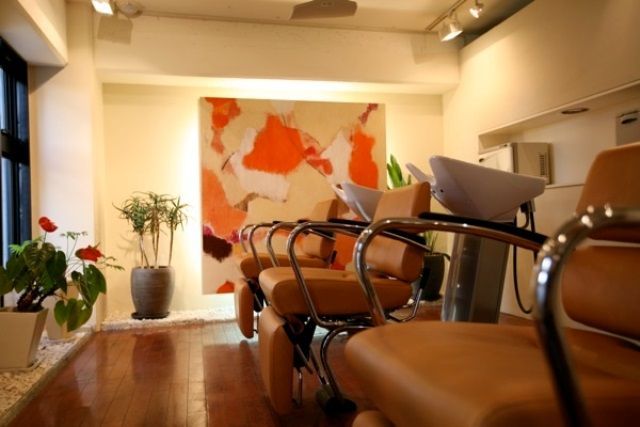 【夙川】≪社会保険完備≫≪住宅手当あり≫大手出身のスタイリストさんが多いので高度な技術を習得したい人にはピッタリの環境!アットホームサロン「grasolient 夙川店(グラソリエント シュクガワテン)」からアシスタント(美容師)の求人☆★