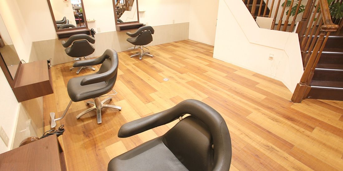 【浅香山】≪月給24万円〜≫≪完全週休2日≫≪社会保険完備≫≪17時受付終了≫とのつながりを大切にしてます！地域で長年支持される人気サロンです。スタイリストまでの教育体制はバッチリ！「MOLLA SALON 浅香山店（モーラサロンアサカヤマテン）」からアシスタント（美容師）の求人★☆