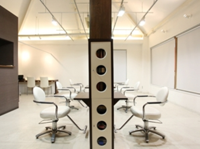 【中山観音】≪社会保険あり≫入客チャンスあり！一人一人のお客様にしっかり関われる！食事会やバーベキューをしたりとスタッフ仲が抜群のアットホームサロン「MYU（ミュー）」からスタイリスト（美容師）の求人☆★☆