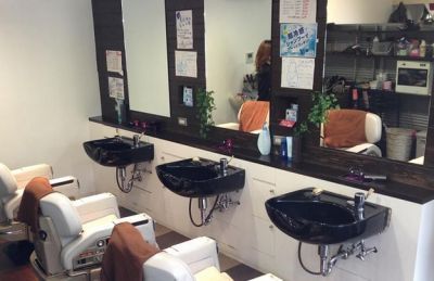 【新大宮】《社会保険完備＆月給19.7万円〜》某有名コレクションやオーディションのバックでの活動チャンス有り！サロンワーク以外でも幅広くチャレンジできる環境。「VENT-CLOUD（ヴァンクラウド）」からアシスタント（美容師・理容師）の求人★☆