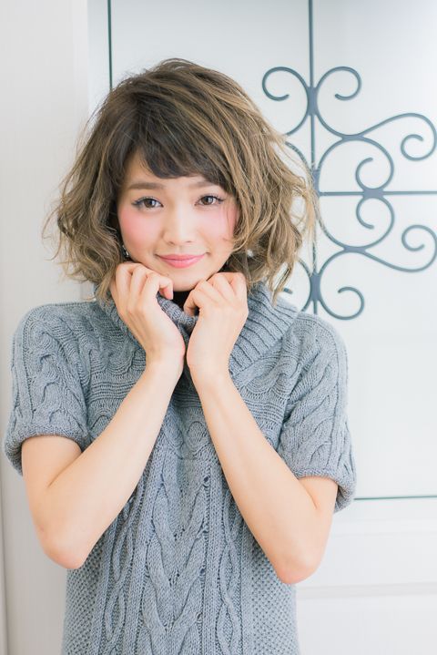 【元町】≪社会保険完備≫勢いが止まらない、注目のサロン!!関西を中心に店舗展開し業界の中でも実力を認められたサロン!メイク・撮影・コンテストなど幅広くチャレンジしていける環境。「VENT-CLOUD KOBE(ヴァンクラウドコウベ)」からアシスタント(美容師)の求人☆★