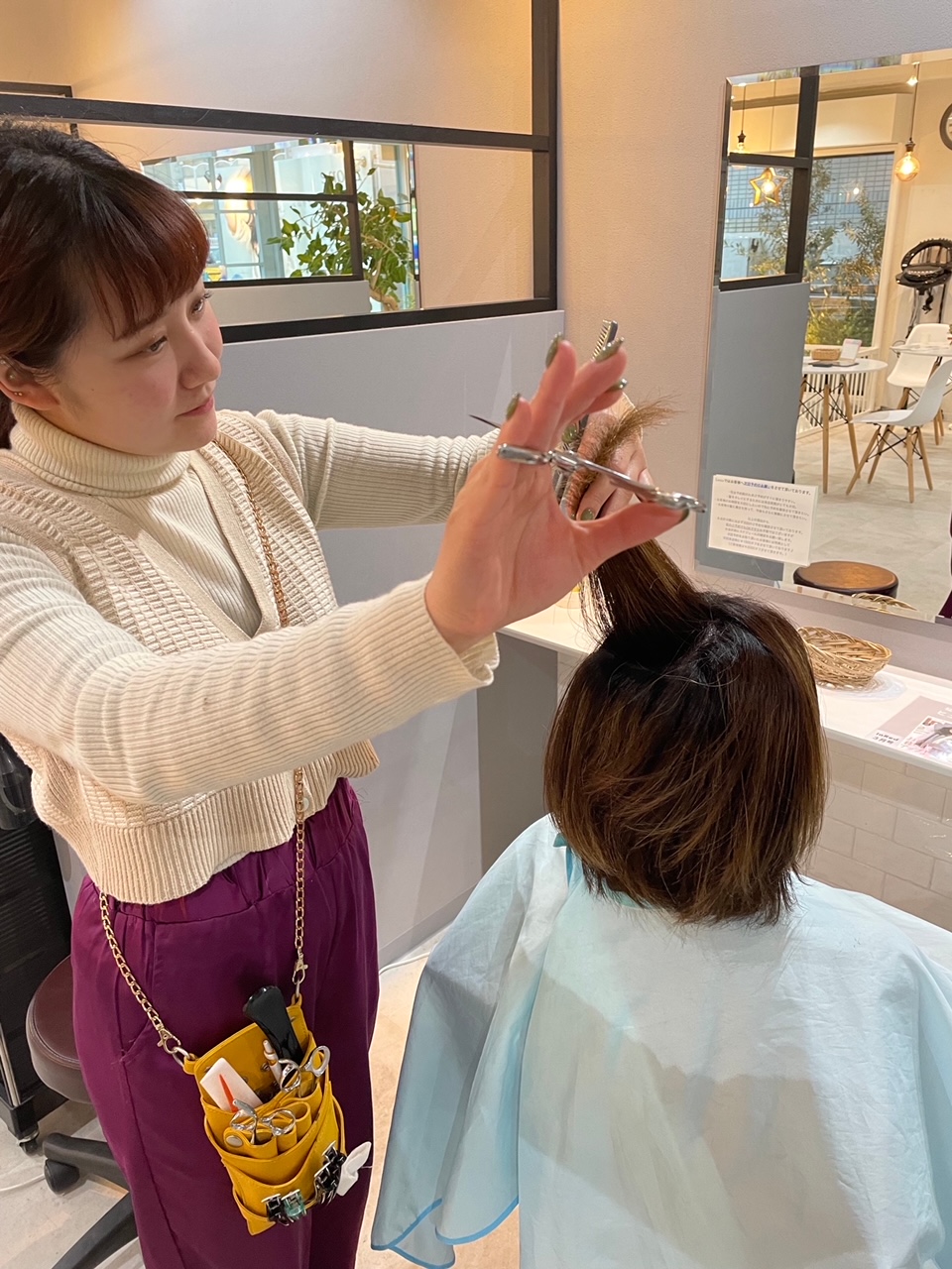 【長瀬】≪月給24万円保証≫≪完全週休2日制≫≪9時間拘束8時間勤務や正社員でも5〜6時間の勤務でOKなフレックス制を導入！≫≪社会保険完備≫≪19時過ぎには退勤可能！≫抜群の好待遇で働きやすいサロン！頑張り次第で月給50万円以上稼ぐこともできる！ママさん美容師も正社員で働ける！「hair salon chap（ヘアサロンチャップ）」からスタイリスト（美容師）の求人☆☆