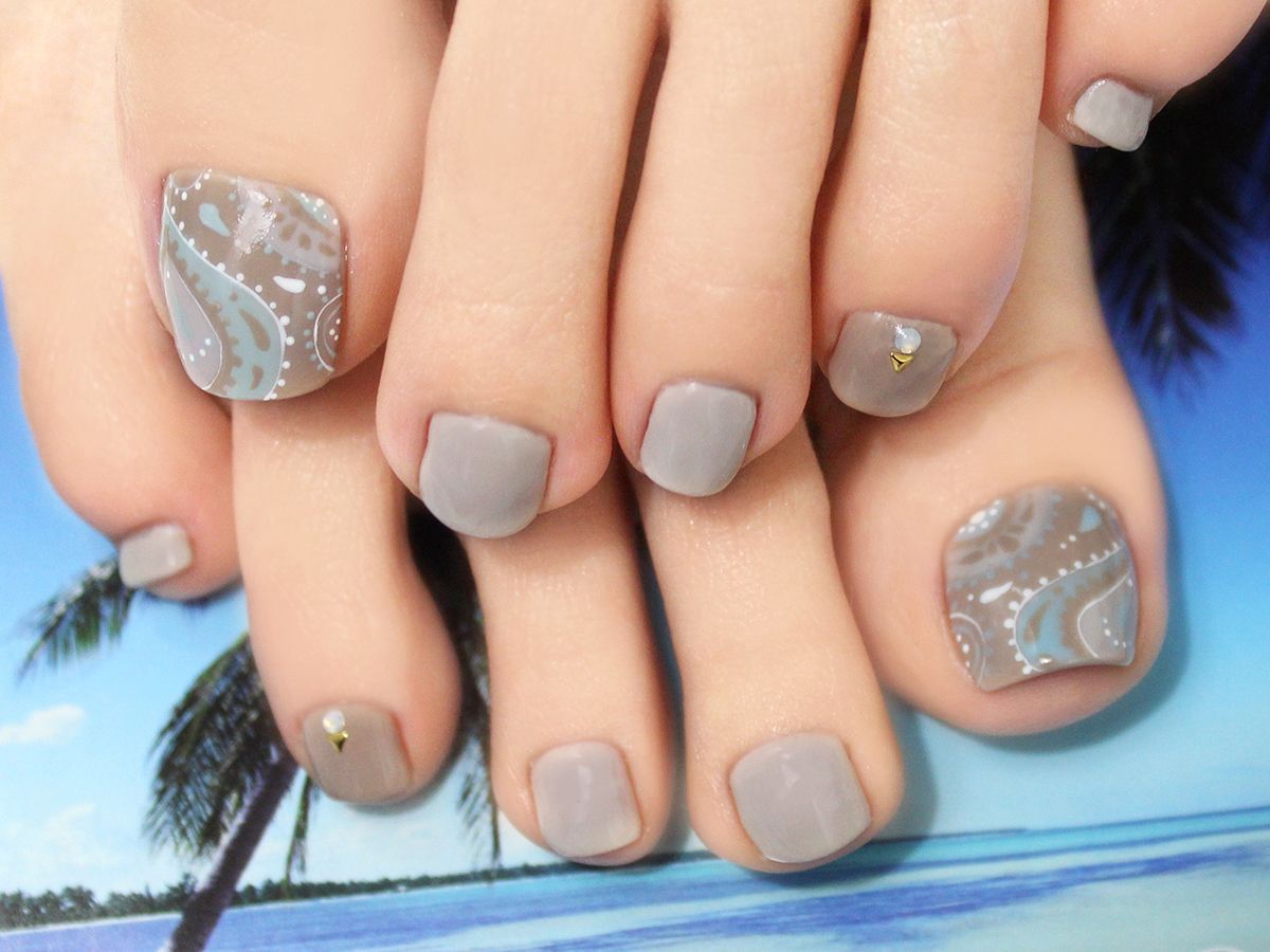 【四条烏丸】正社員募集≪社保☆有給あり☆本部認定講師在籍☆日曜定休☆≫高いリピート率で幅広い年齢層の方から愛されるサロン″Lily First（リリーファースト）″♪ネイリストでの経験を十分に活かせる環境が整っています♪ネイリスト（ネイル）の求人★☆★