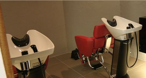 【羽衣】お客様との関係性を第一に考えているオシャレなオーナーズサロン「Fates」からアシスタント（美容師）の求人♪技術だけ一人前になるのではなくて「美容師」として一人前になる事ができますよ☆☆