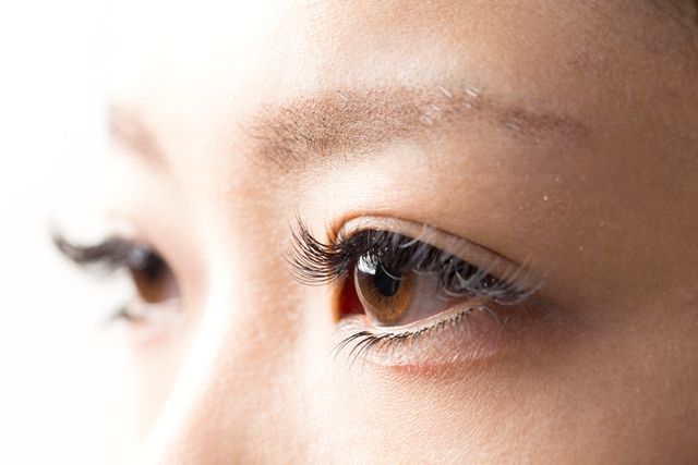 【江坂】充実した福利厚生で働きやすさバツグン☆経験者からブランク有りの方・新卒生・未経験の方までＯＫ！駅チカの大人カワイイおしゃれサロン♪”butterfly（バタフライ）”からアイリスト（アイデザイナー・まつげエクステ）の求人♪