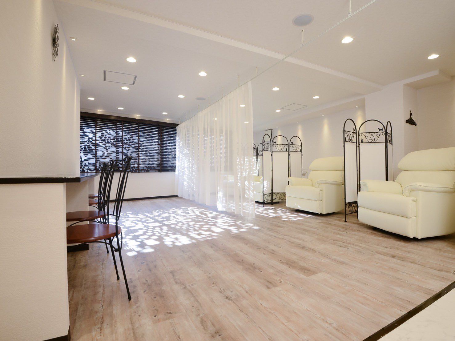 【京阪守口市】≪社保完備・高歩合・有給完全消化 ≫地域密着型で幅広い層のお客様に人気！スタッフの意見を大切にしてくれる「Share so（シェアソ）」よりアイリスト（まつげエクステ・まつげパーマ）の求人☆☆