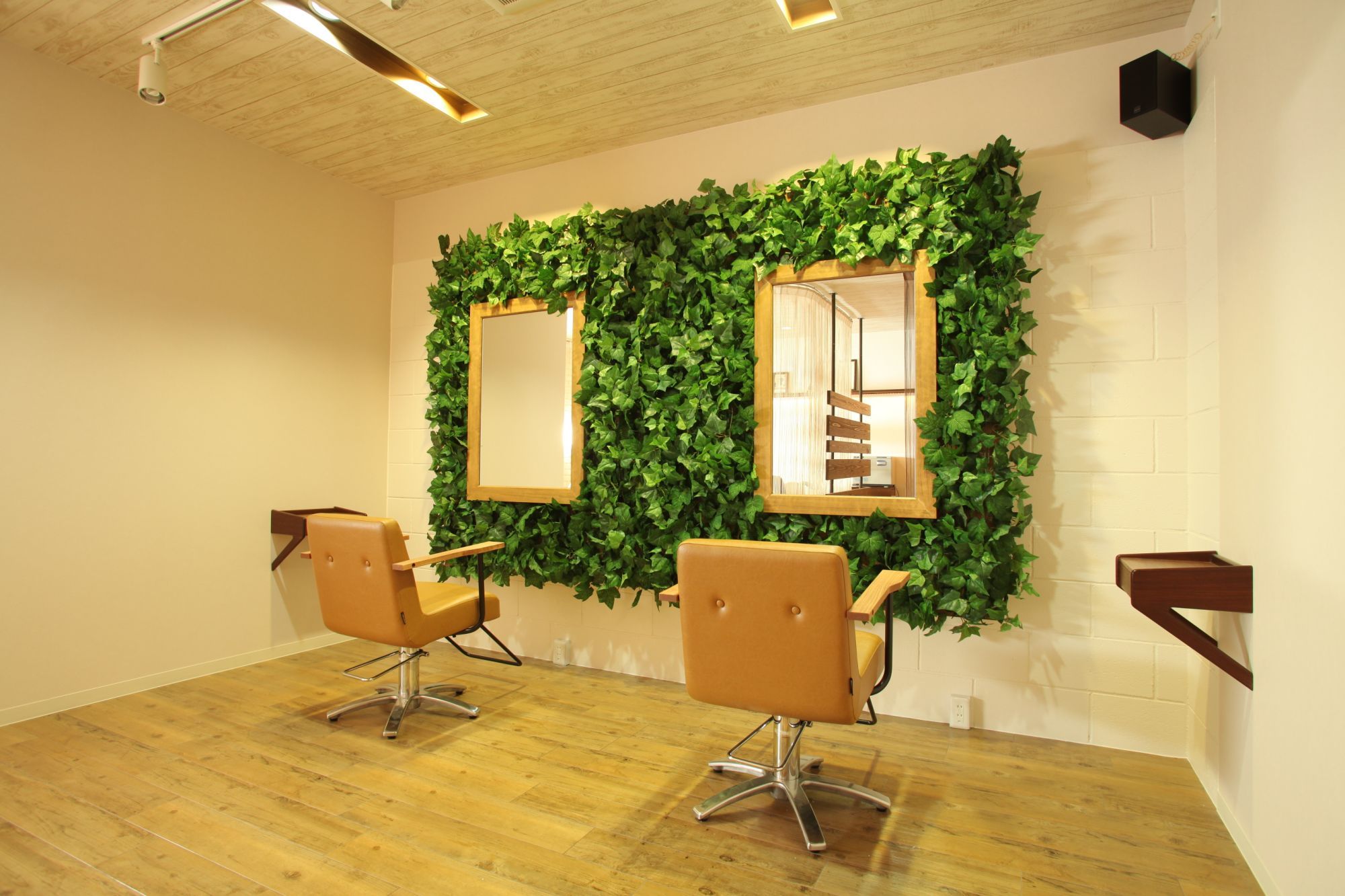 【社】≪社会保険完備≫≪完全週休2日制≫≪交通費全額支給≫≪車通勤可能！≫地域トップクラスの集客力＆しっかり接客にも力を入れているのでリピート率も高い人気サロン「Be Shine 社店（ビィシャインヤシロテン）」からスタイリスト（美容師）の求人☆★