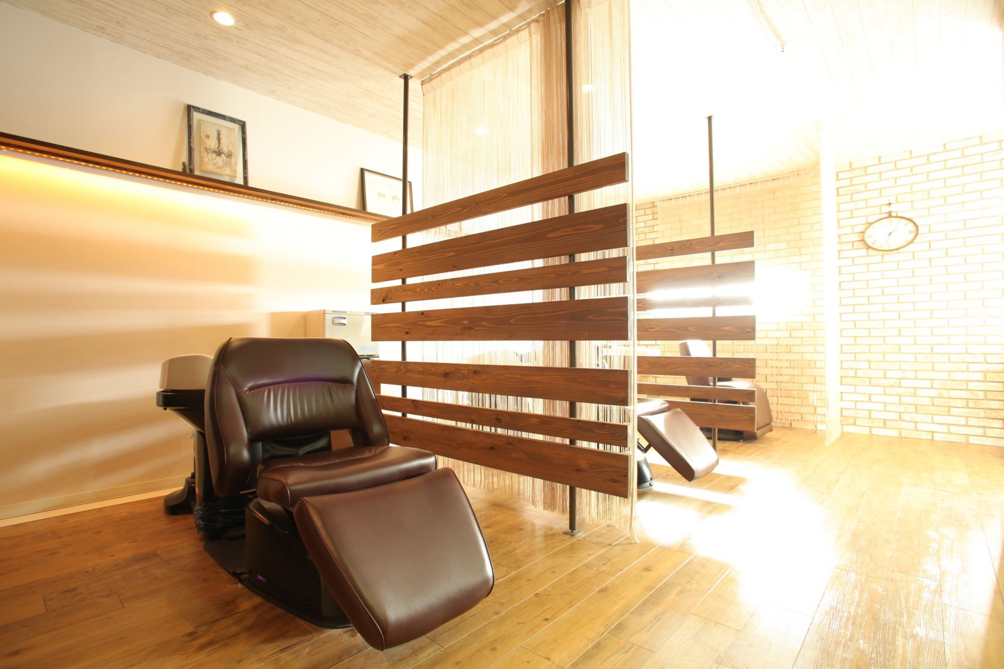 【社】≪社会保険完備≫≪完全週休2日制≫≪交通費全額支給≫≪車通勤可能！≫地域トップクラスの集客力＆しっかり接客にも力を入れているのでリピート率も高い人気サロン「Be Shine 社店（ビィシャインヤシロテン）」からスタイリスト（美容師）の求人☆★