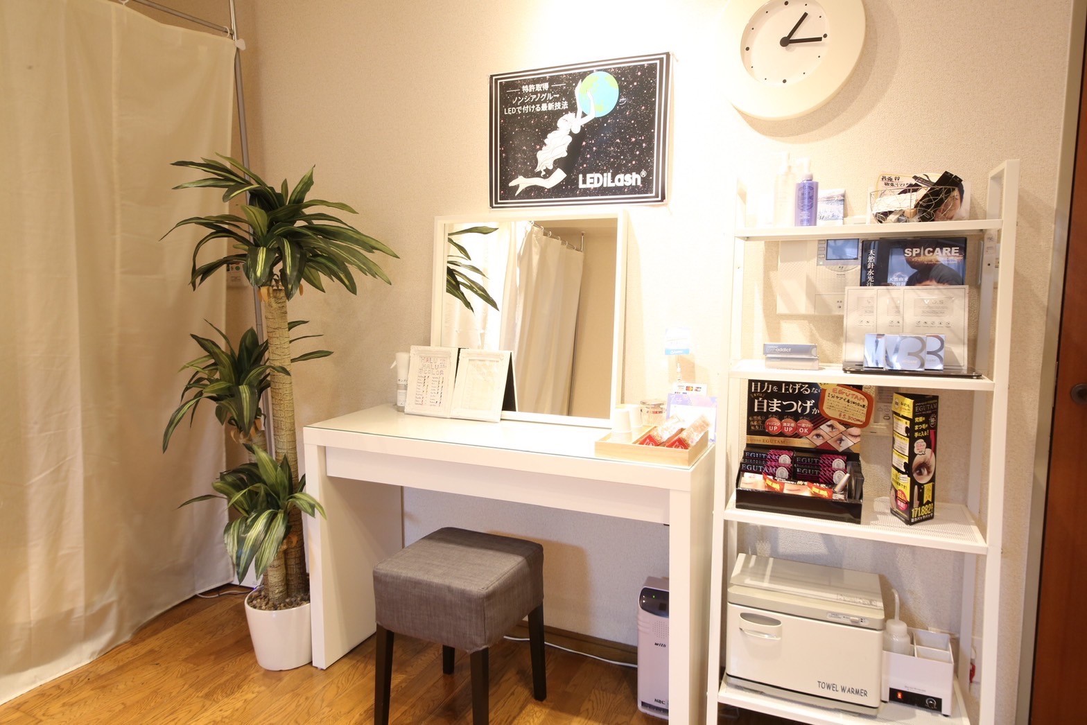 【寝屋川市駅】≪掛け持ちなし！≫≪カウンセリング重視≫≪18時閉店≫≪髪色ネイル自由≫≪人間関係も抜群≫OLさんや主婦の方に大人気のアットホームな働きやすいサロン「HARUHARU（ハルハル）」からアイリスト（アイデザイナー・まつ毛エクステ）の求人☆☆